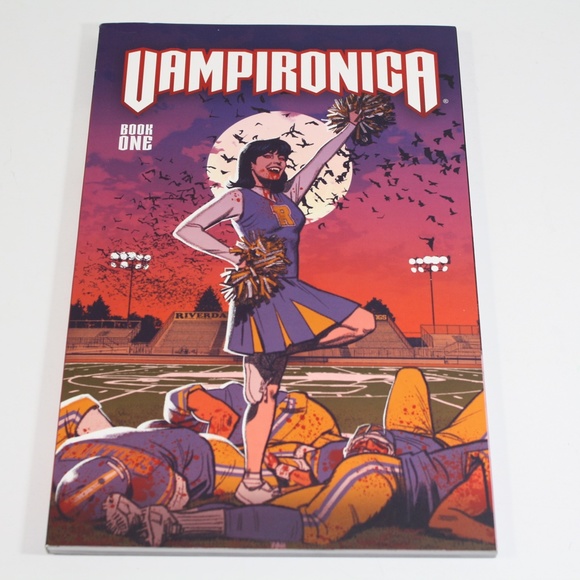 Vampironica Book One by Smallwood, Scott, Herms, Morelli (Archie Horror), 2019 - Picture 1 of 7